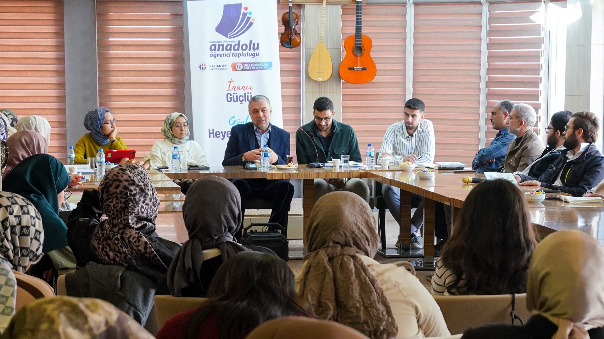 The Read-Comment Project of the Anatolian Student Union Continues