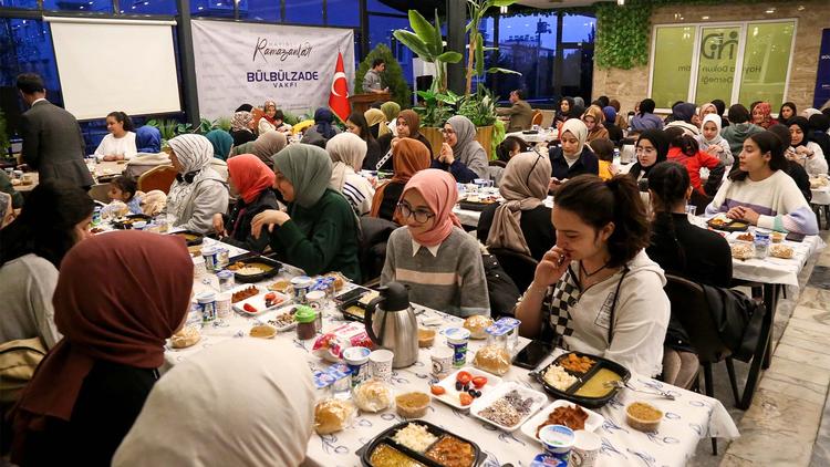 Anadolu Öğrenci Birliği İftar Programı Düzenledi