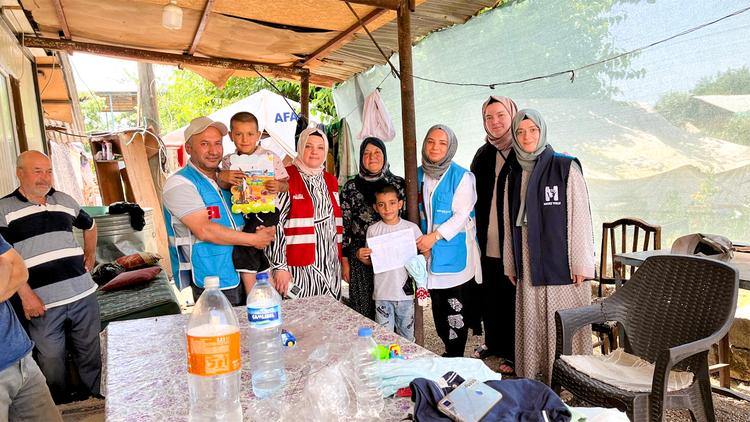 Bülbülzade Vakfı ve Kızılay’dan Depremzede Çocuklara Bayram Hediyesi