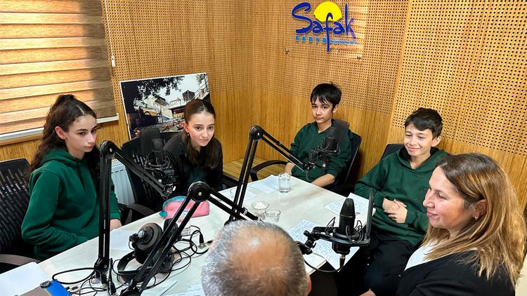 Erasmus+ Öğrencileri Şafak Radyo’nun Konuğu Oldu