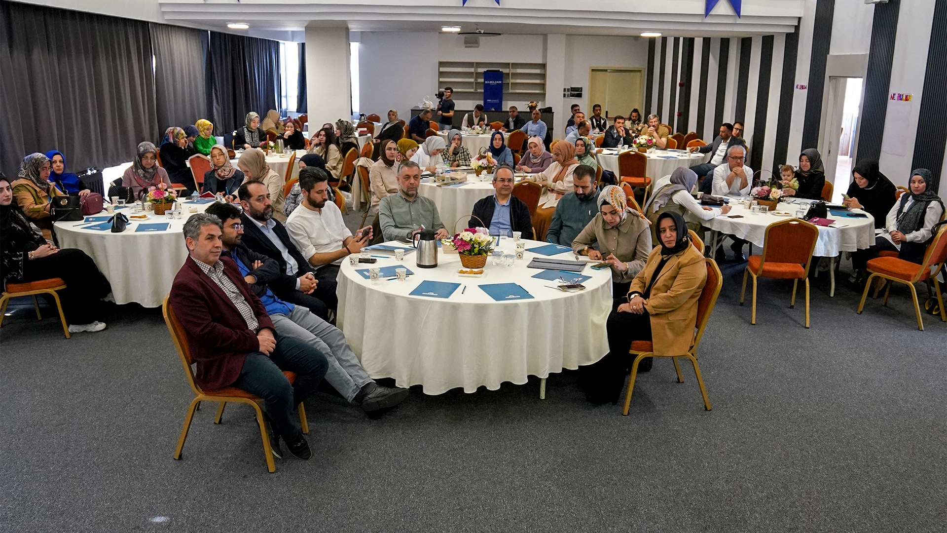 ورشة عمل "نتحدث عن الإسلام مع الشباب"