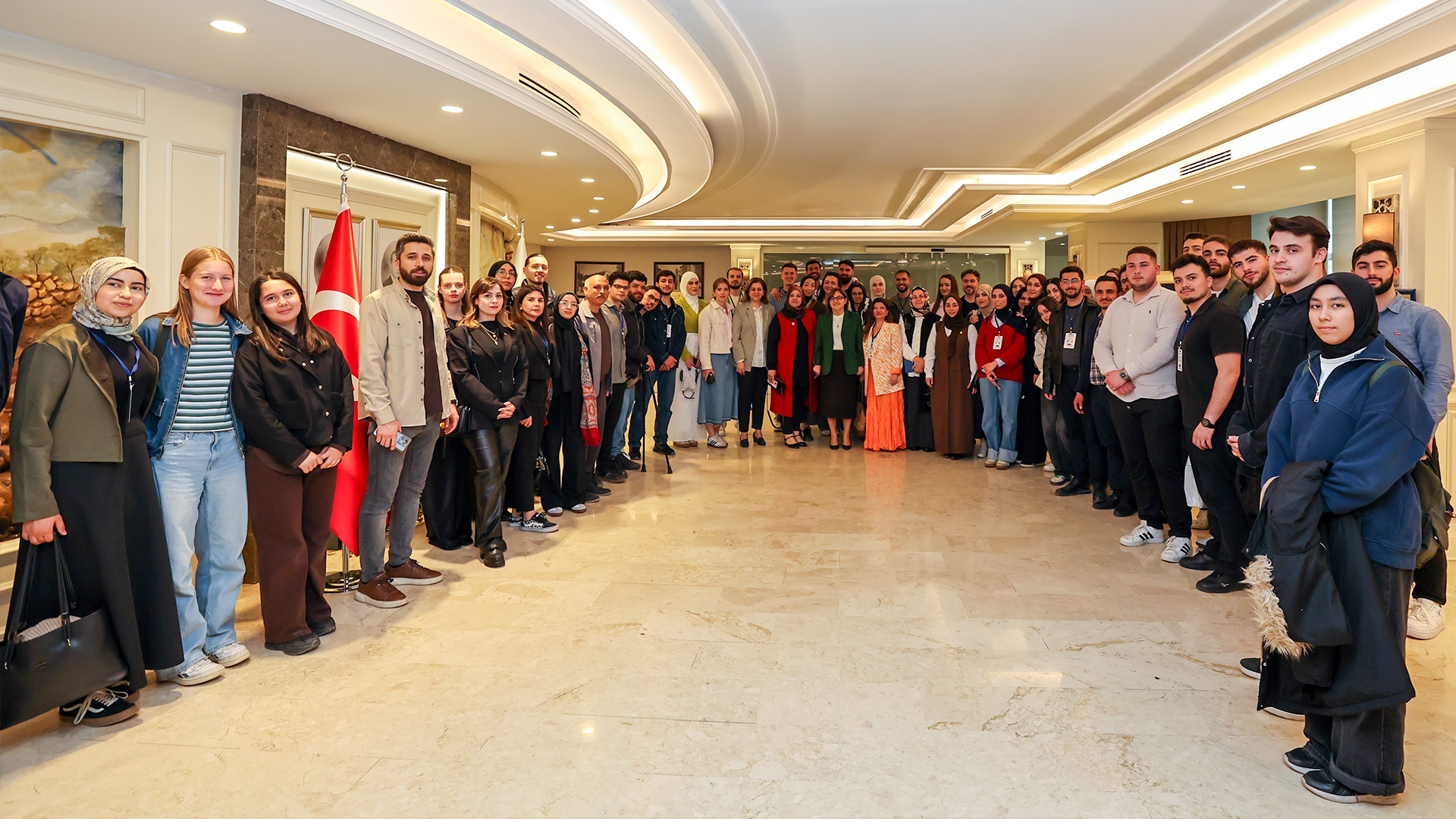 Sınır Tanımayan Gençler Gaziantep’in Başarı Modelini Fatma Şahin’den Dinledi