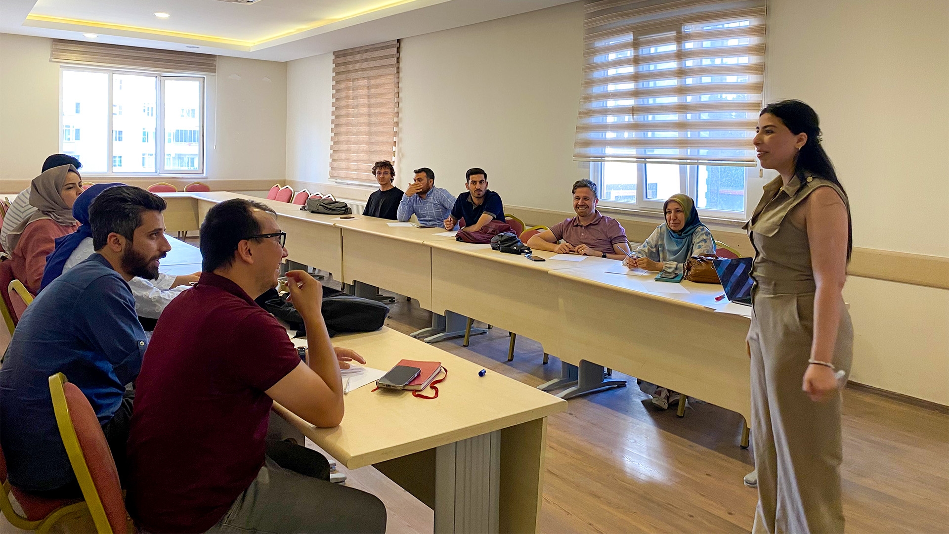 ESC Gönüllüleriyle İngilizce Dil Kulübü Başladı