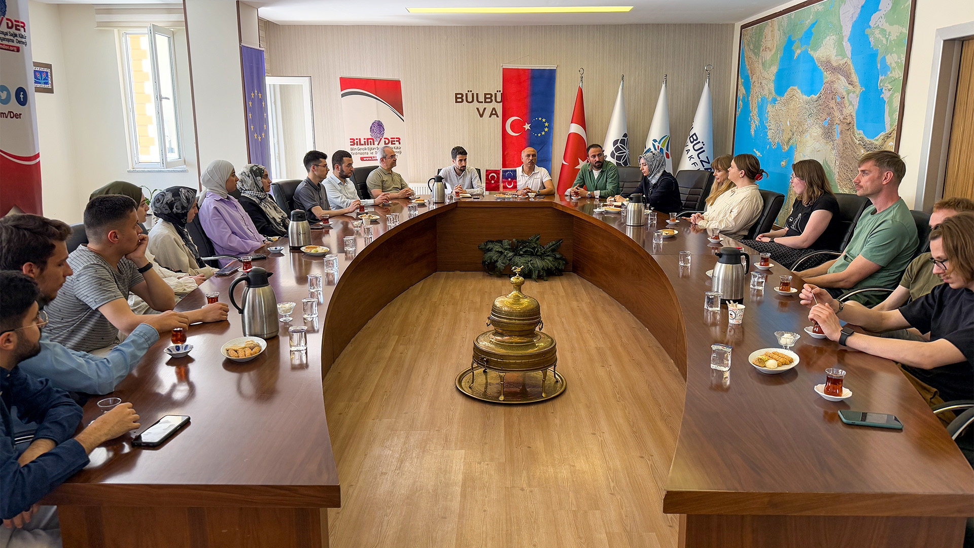 Gençlik Çalışmalarına Yeni Bir Katkı: Aktif Vatandaşlık Kılavuzu