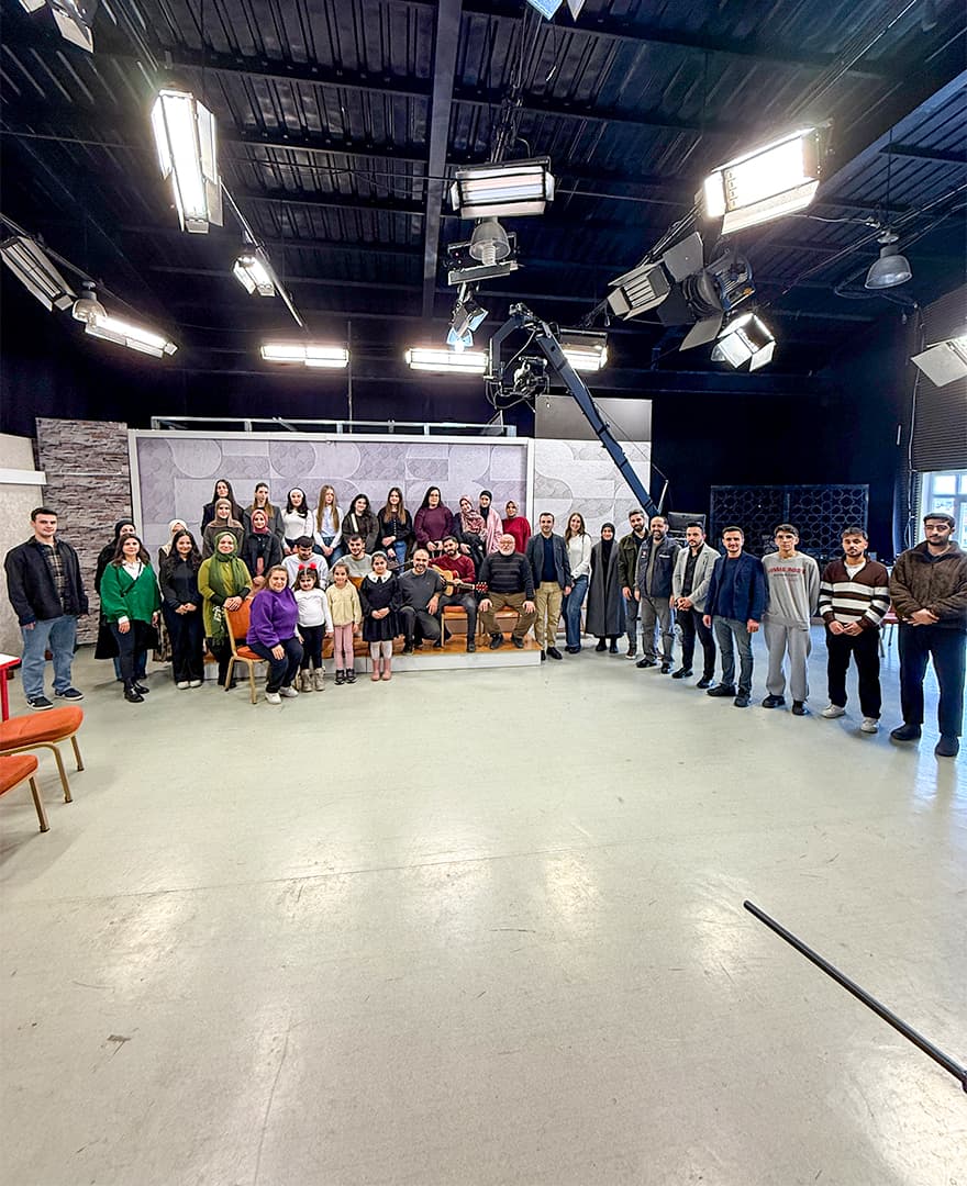 التوازن الرقمي: الشباب والتكنولوجيا